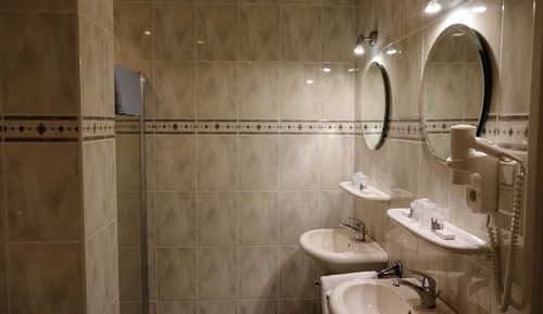 Deluxe Suite, 2 Bedrooms, Garden View