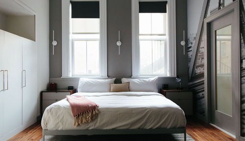 Deluxe Room, 1 King Bed (Bath in room)