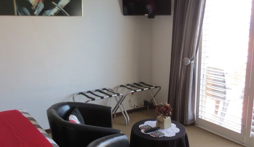 Double Room, 1 Queen Bed, Patio (African)