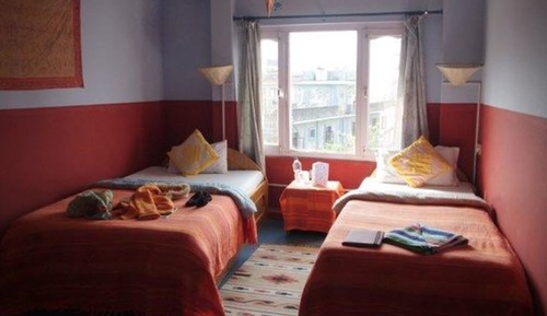 Double Room, Smoking