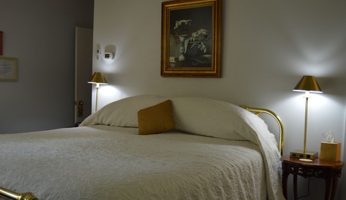 Classic Room, 1 King Bed, Non Smoking