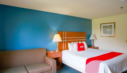 Premium Room (King Bed with Pull Out)