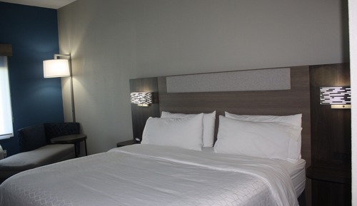 Standard Room, 1 King Bed