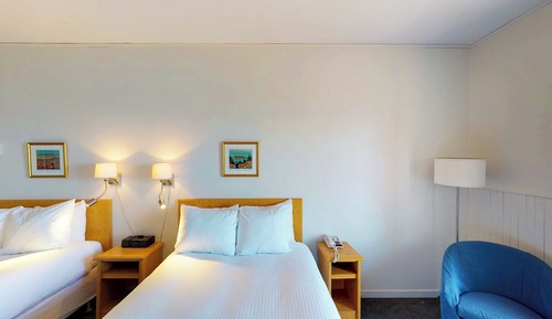 Standard Room, 2 Queen Beds, Partial Sea View (Regular)