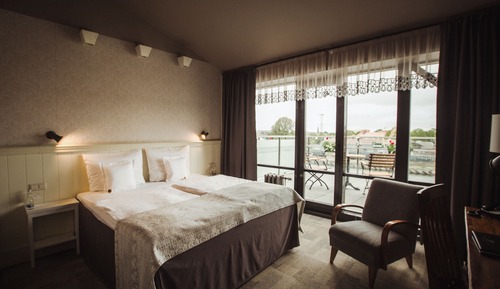 Junior Suite, Terrace (with Morning Gym Access)