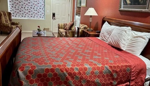 Standard Room, 1 King Bed, Non Smoking, Jetted Tub