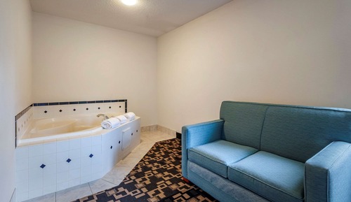 Suite, 1 King Bed, Non Smoking, Hot Tub