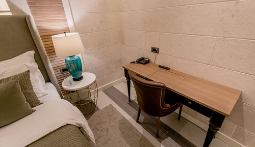 Suite, 1 Bedroom, Partial Sea View
