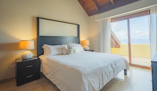 Family Room, 2 Bedrooms