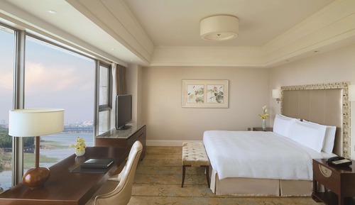 Deluxe Room, 1 King Bed, Park View