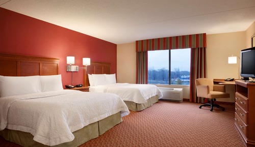 Room, 2 Queen Beds, Accessible, Bathtub
