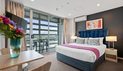 Studio Suite, 1 Queen Bed, Balcony