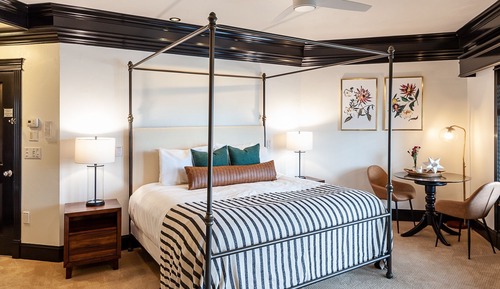 Luxury Suite, 1 King Bed, Fireplace, River View (Spanish Decor)