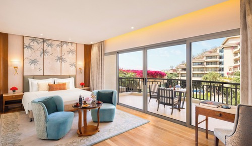 Room, 1 King Bed, Balcony (Grand Luxury)