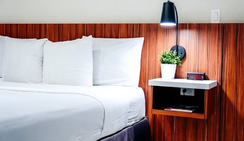 Standard Room, 1 King Bed