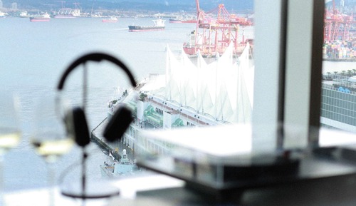 Signature Harbour View Suite, 1 King Bed, Stanley Park and Harbour View