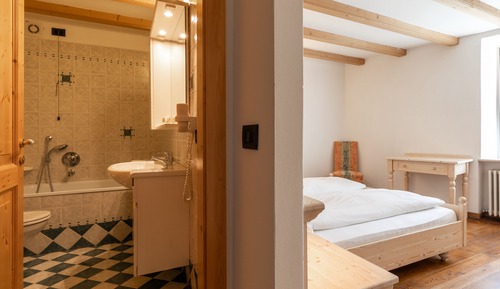 Economy Room