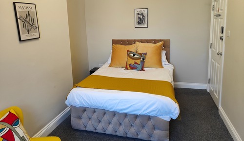 Economy Double Room, Ensuite (Clifton Lite Double)