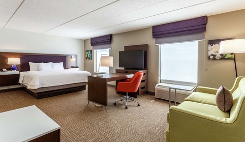 Suite, 1 King Bed, Accessible, Non Smoking