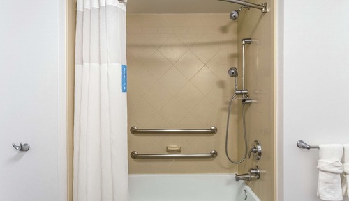 Suite, 1 King Bed, Accessible, Bathtub (Mobility & Hearing)