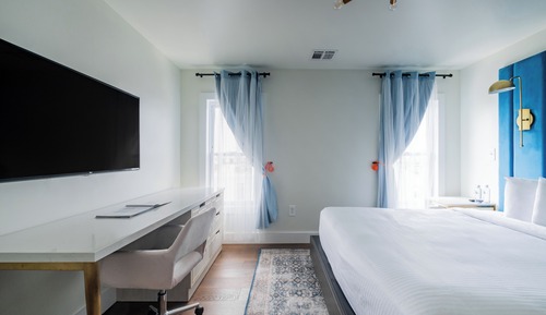 Dueling King Suite