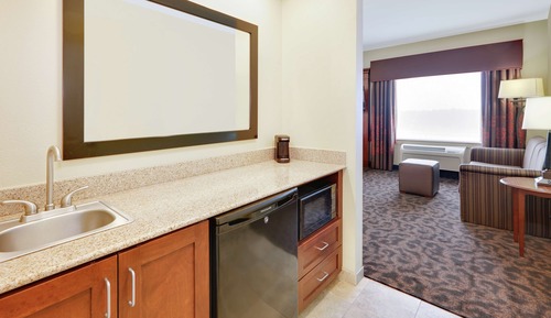 Suite, 1 King Bed, Accessible, Non Smoking