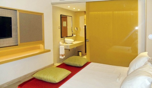 Double Room with Sea View & Spa Access - High Floor - 2 adults - 1 child