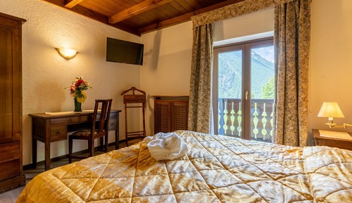 Superior Triple Room