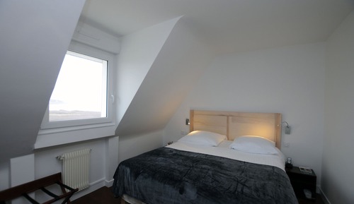 Room, Sea View