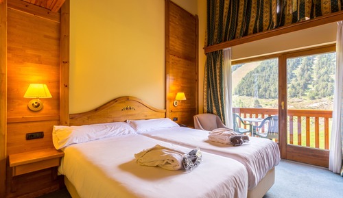 Standard Room, Mountain View (Double)