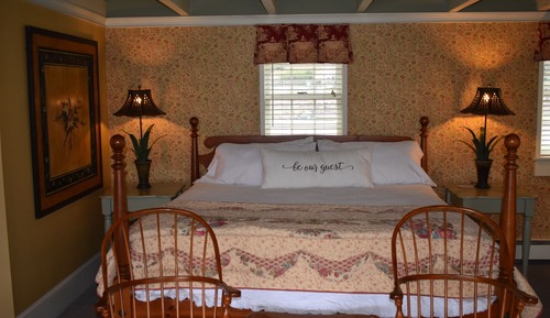 Grand Suite, 1 King Bed, River View (No Pets Allowed)