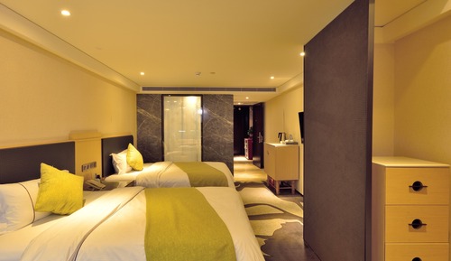 Elegant River View Room