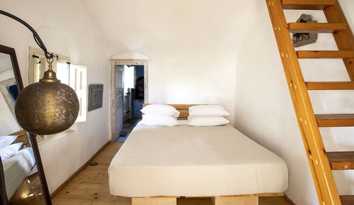 Grand Four Bedroom Villa with Private Hot Tub