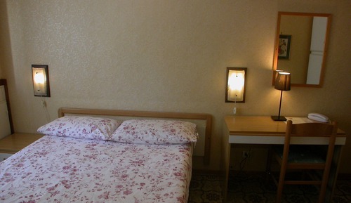 Single Room, 1 Queen Bed