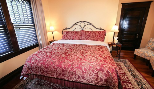 Superior Double Room, Ensuite, Garden View (Sunflower Room)