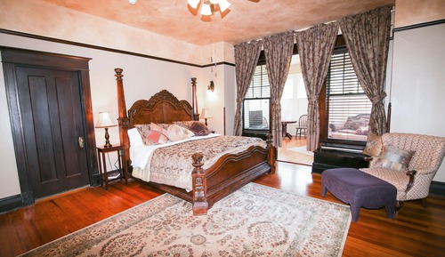 Superior Suite, Ensuite (Cogdell Suite First Floor)