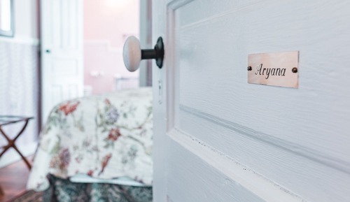 Room, Private Bathroom (Aryana's)