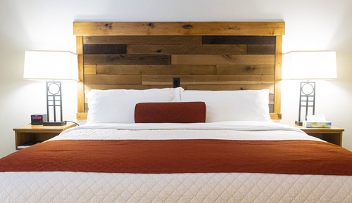 Deluxe Suite, 1 King Bed, Patio