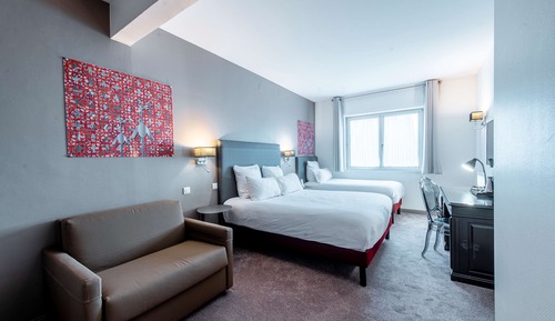 Deluxe Room, Multiple Beds, Non Smoking, Pool Access