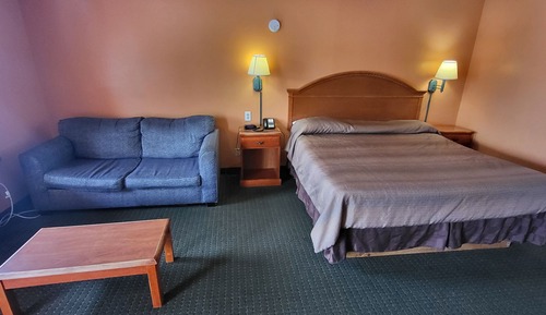 Room, 1 King Bed, Smoking