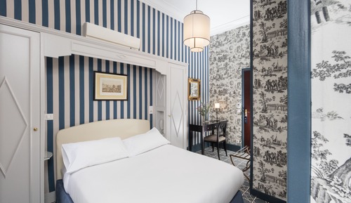 Standard Double Room, Bathtub