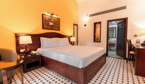 Executive Villa, 1 King Bed, Pool View