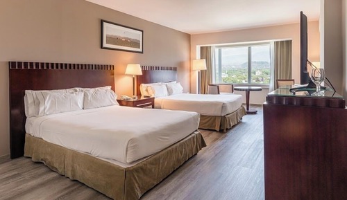 Standard Quadruple Room (Diplomatic City)