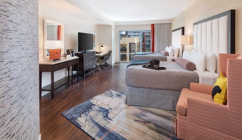 Room, 2 Queen Beds, Roll-in Shower (Mobility Accessible)