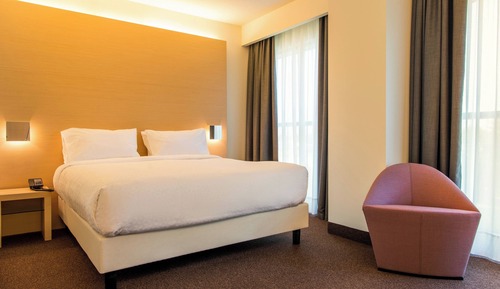 Deluxe Room, 1 King Bed, Non Smoking