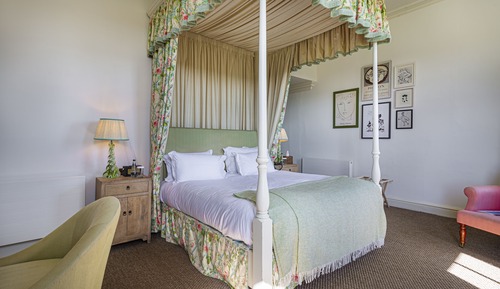 Deluxe Suite (Four Poster)