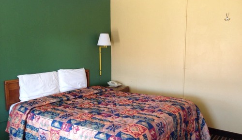 Standard Room, 1 Queen Bed