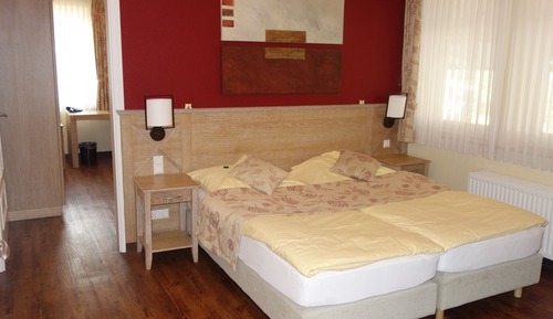 Family Room, 2 Bedrooms