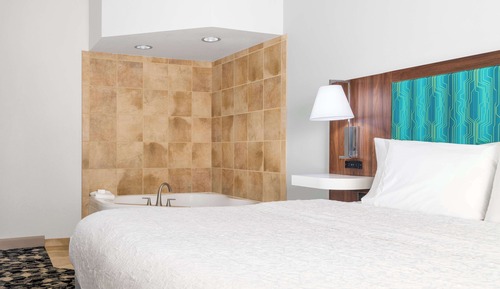 Room, 1 King Bed, Non Smoking