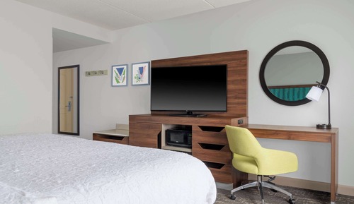 One king bed non smoking